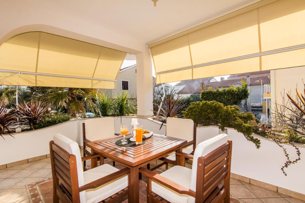 Apartments "Villa Antisin" With Heated Pool Zadar Exteriér fotografie